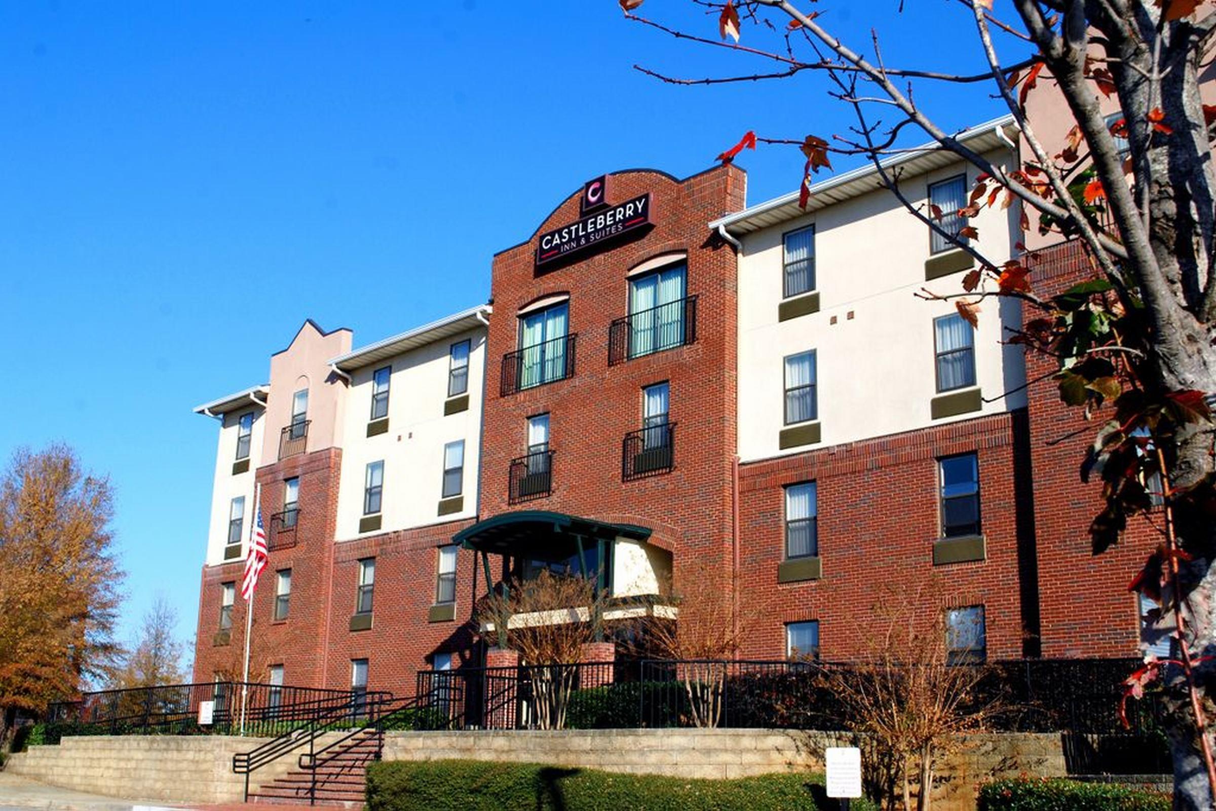 Clarion & Downtown 3*