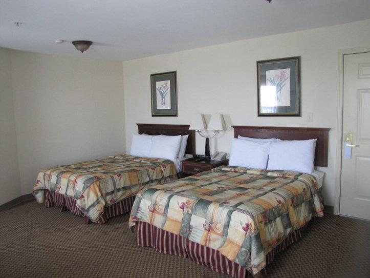 Clarion & Downtown Hotel 3*